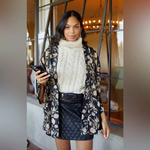 Blank NYC Dresses & Skirts - Blank NYC quilted faux leather skirt - black - size 27